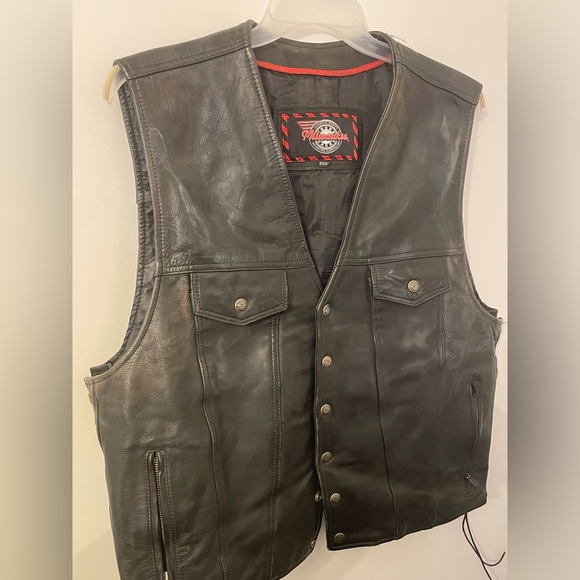 Classic 06’ Milwaukee Motorcycle Leather Vest. Distressed Vintage Look
